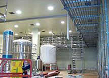 ビバレッジ 工場前（足場）施工例
